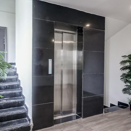 Super Townhouse Rcc Majestic 397 Lb Nagar Hotel Hyderabad Exterior photo