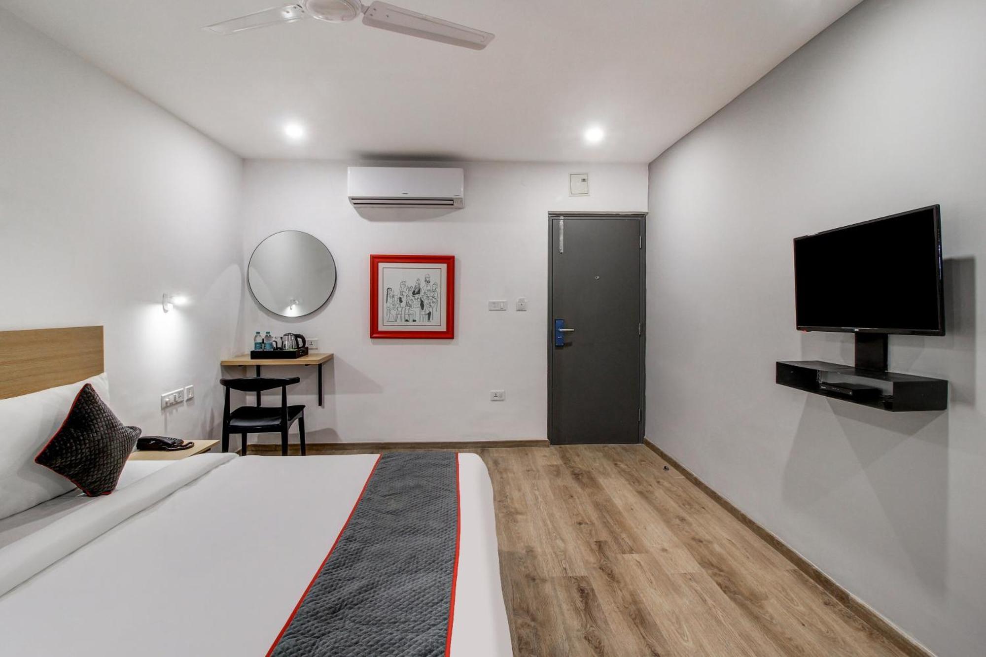 Super Townhouse Rcc Majestic 397 Lb Nagar Hotel Hyderabad Exterior photo